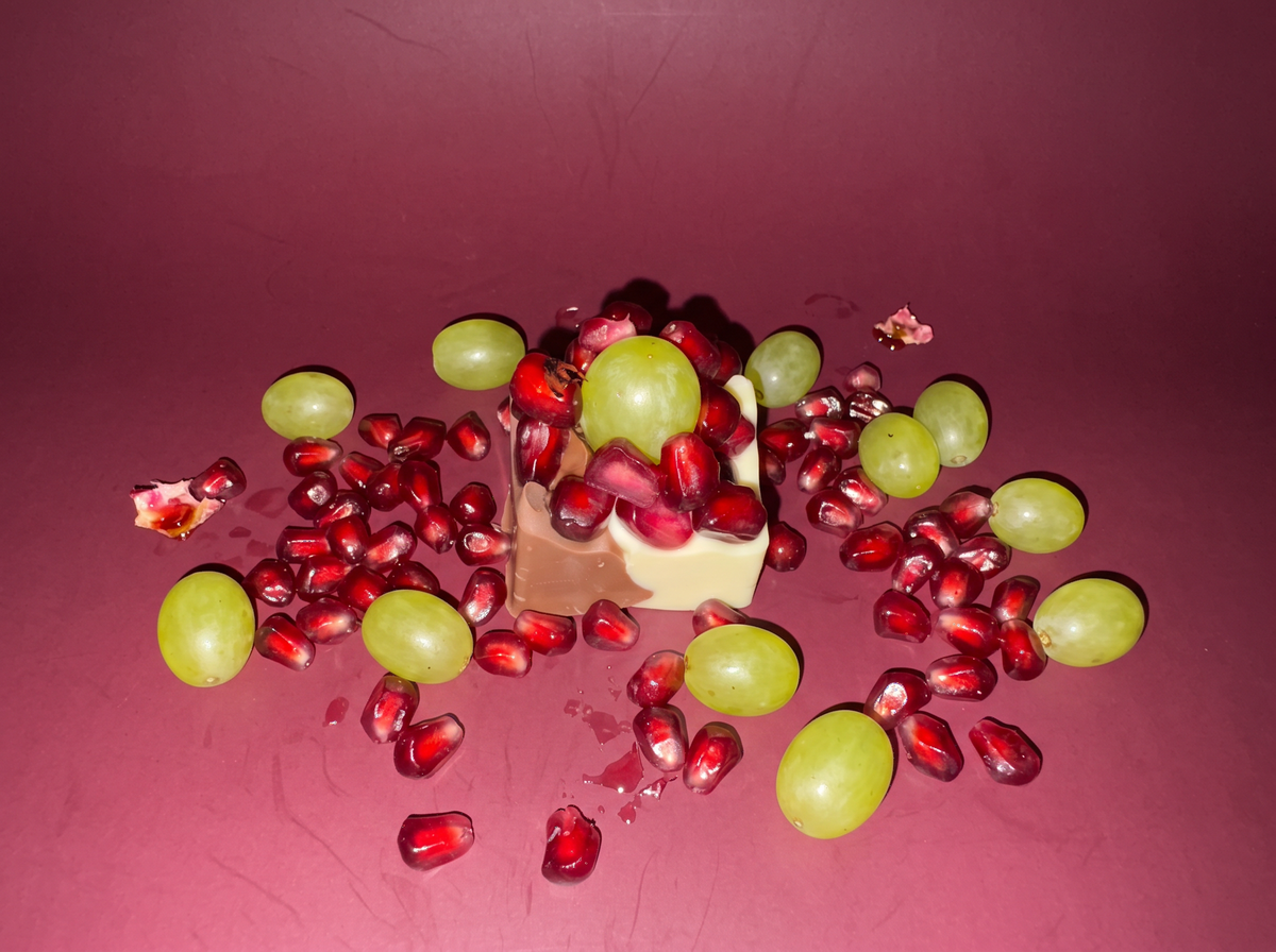 Vine by Kokoa: grape and pomegranate fruit chocolates